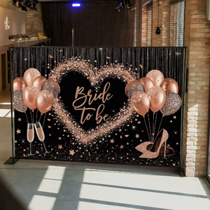 Roségouden glitterachtergrond met Bride to Be tekst en propset huren