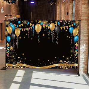 Achterwand Happy Birthday Feestthema & Propset Kleurrijke verjaardagsachtergrond met ballonnen, slingers en propset huren