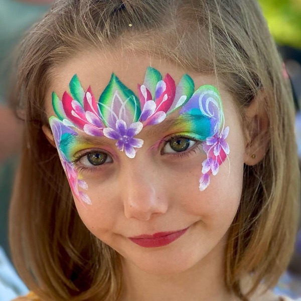 Schminken + Glittertattoos + Hairwraps Schminken + Glittertattoos + Hairwraps